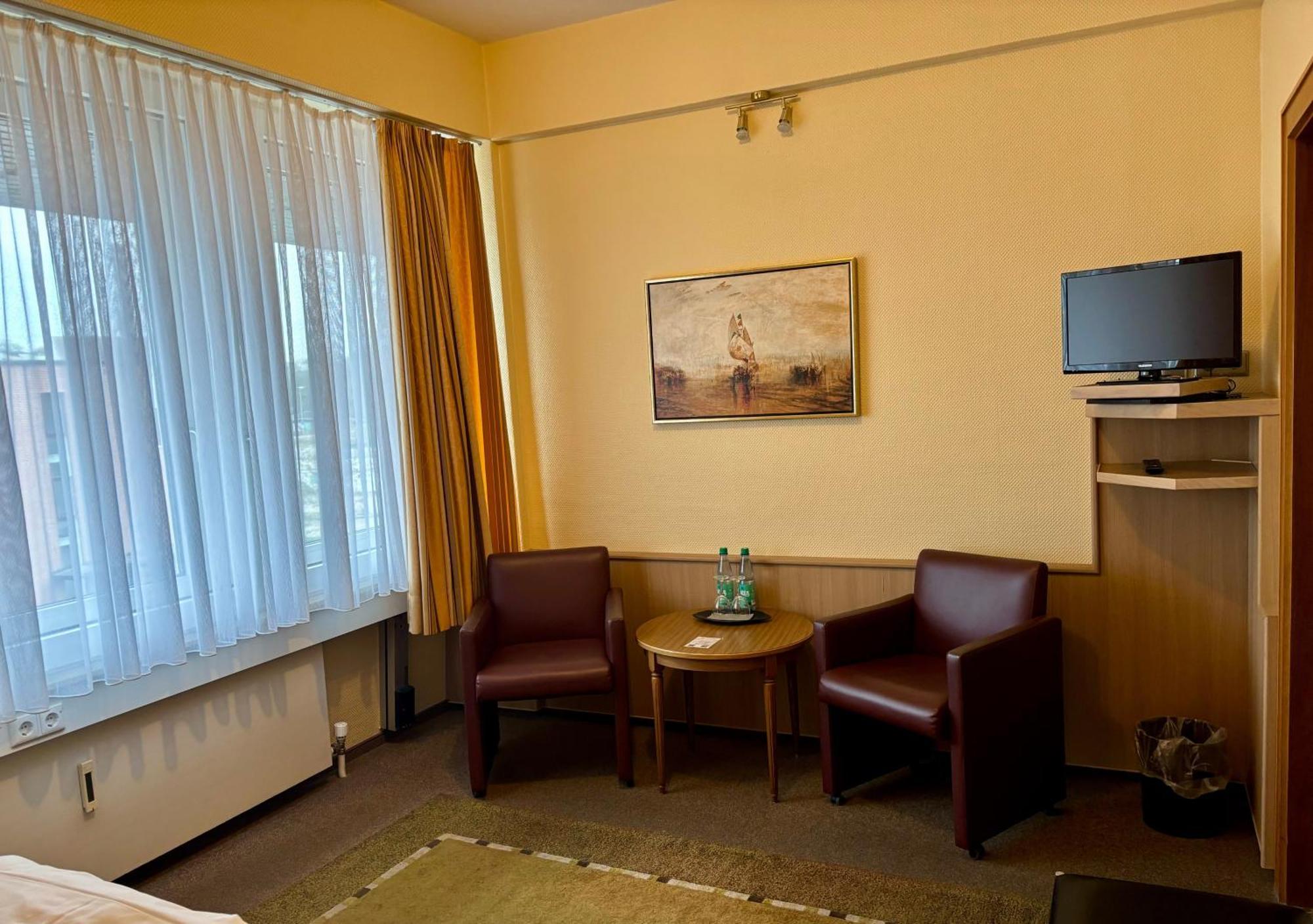 Am Rathaus 3*